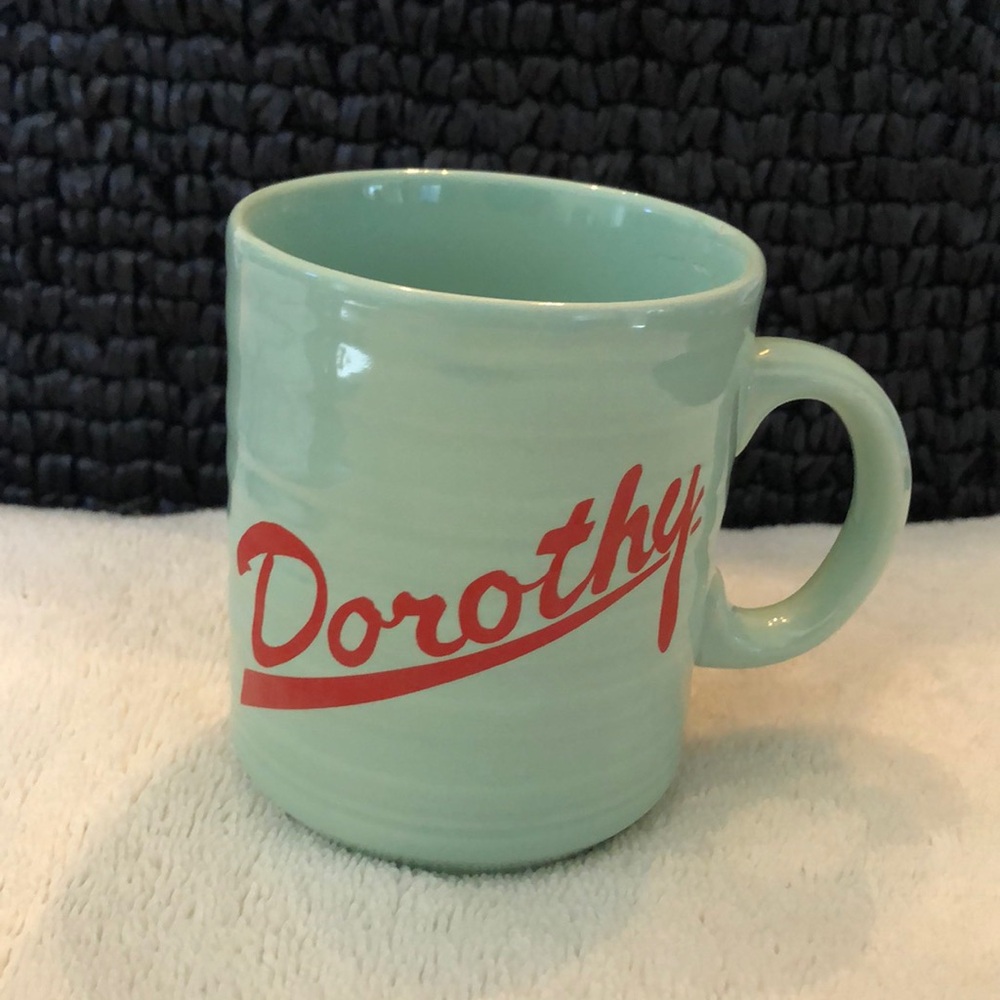 🏴󠁧󠁢󠁥󠁮󠁧󠁿 JT “Dorothy” red on ceramic pretty turquoise made in England mug
